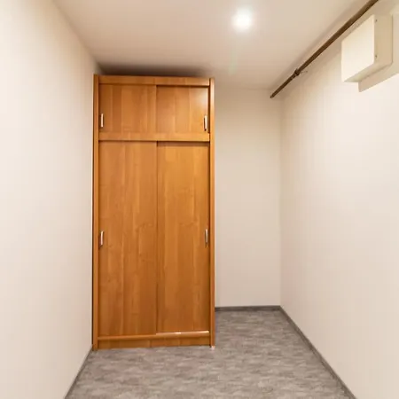 Deli Terasz A Free Parking, Self-check-in Anytime Apartment Gyor