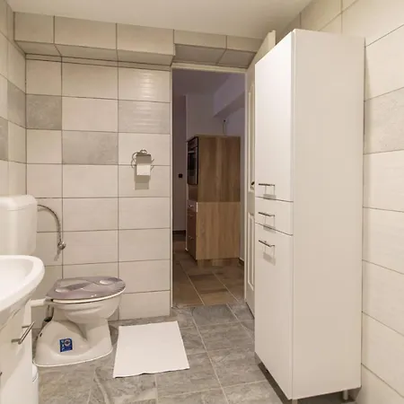 Deli Terasz A Free Parking, Self-check-in Anytime Apartment Gyor