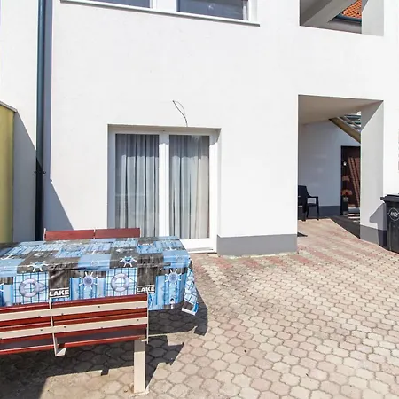 Apartamento Deli Terasz A Free Parking, Self-check-in Anytime Győr