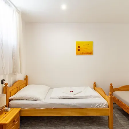 Déli Terasz A Free Parking, Self-check-in Anytime Győr